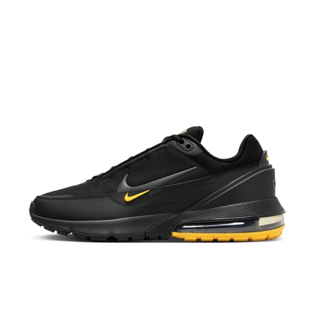 Nike air max axis hotsell foot locker