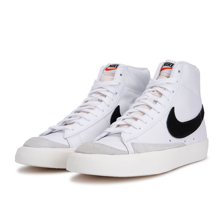 Nike blazer mid 77 vintage foot locker hotsell